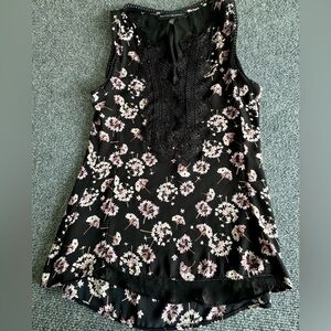 White House Black Market Sleeveless Floral Top Size XXS